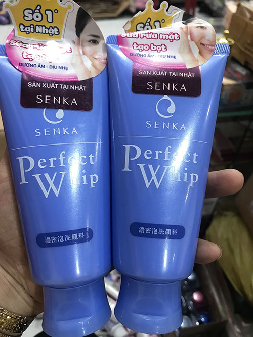 SENKA-Perfect-Whip-Collagen-sua-rua-mat-dat-set-sang-min