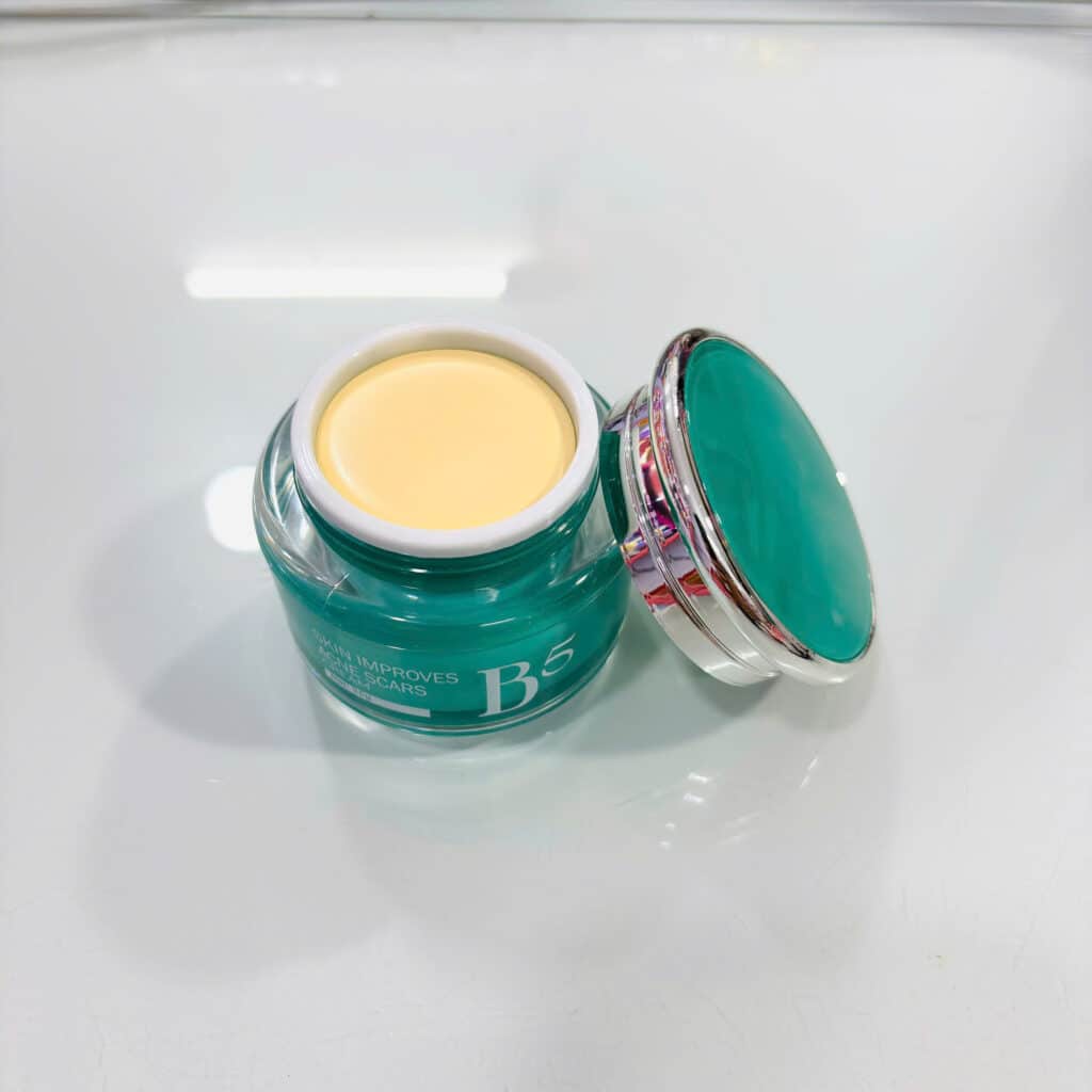 YOUNG MI Kem Mụn Thâm Trắng Da